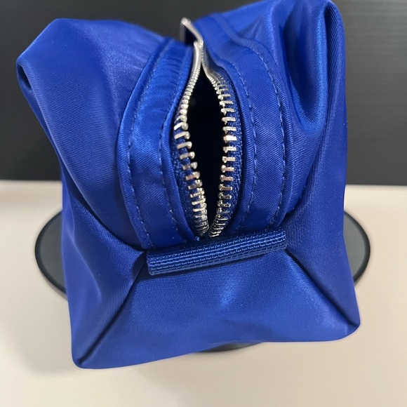 Burberry travel pouch new - Picture 4 of 9